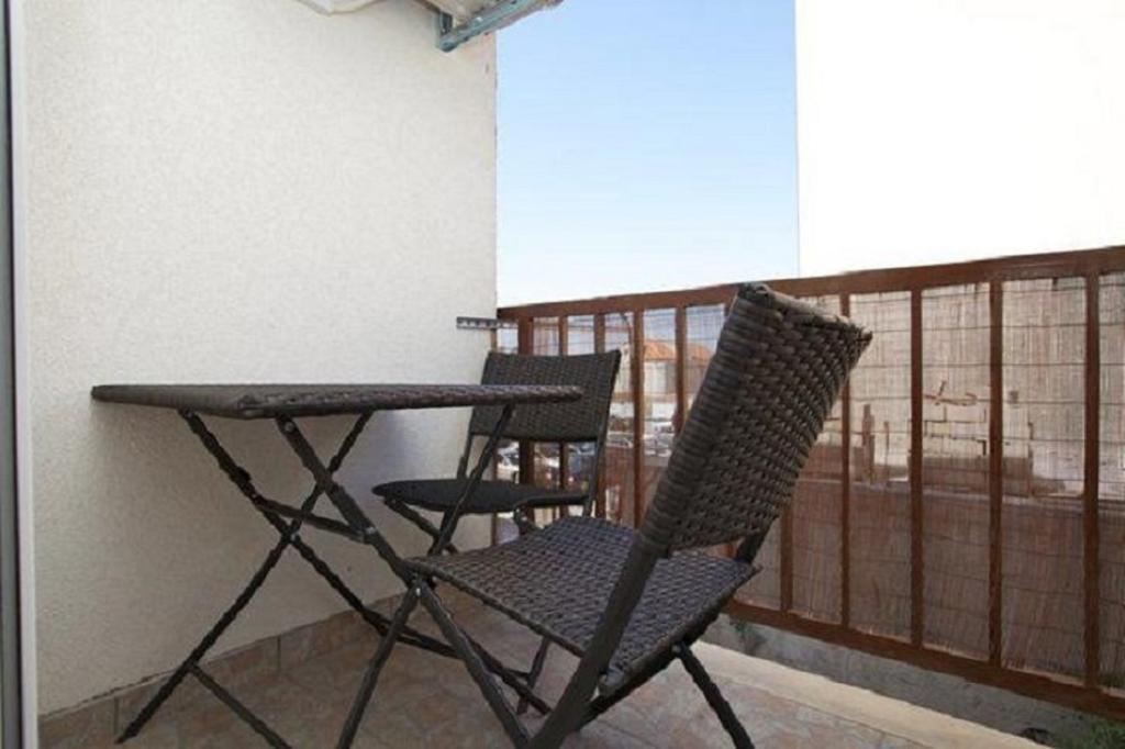 Apartments And Rooms Misic Trogir Bagian luar foto