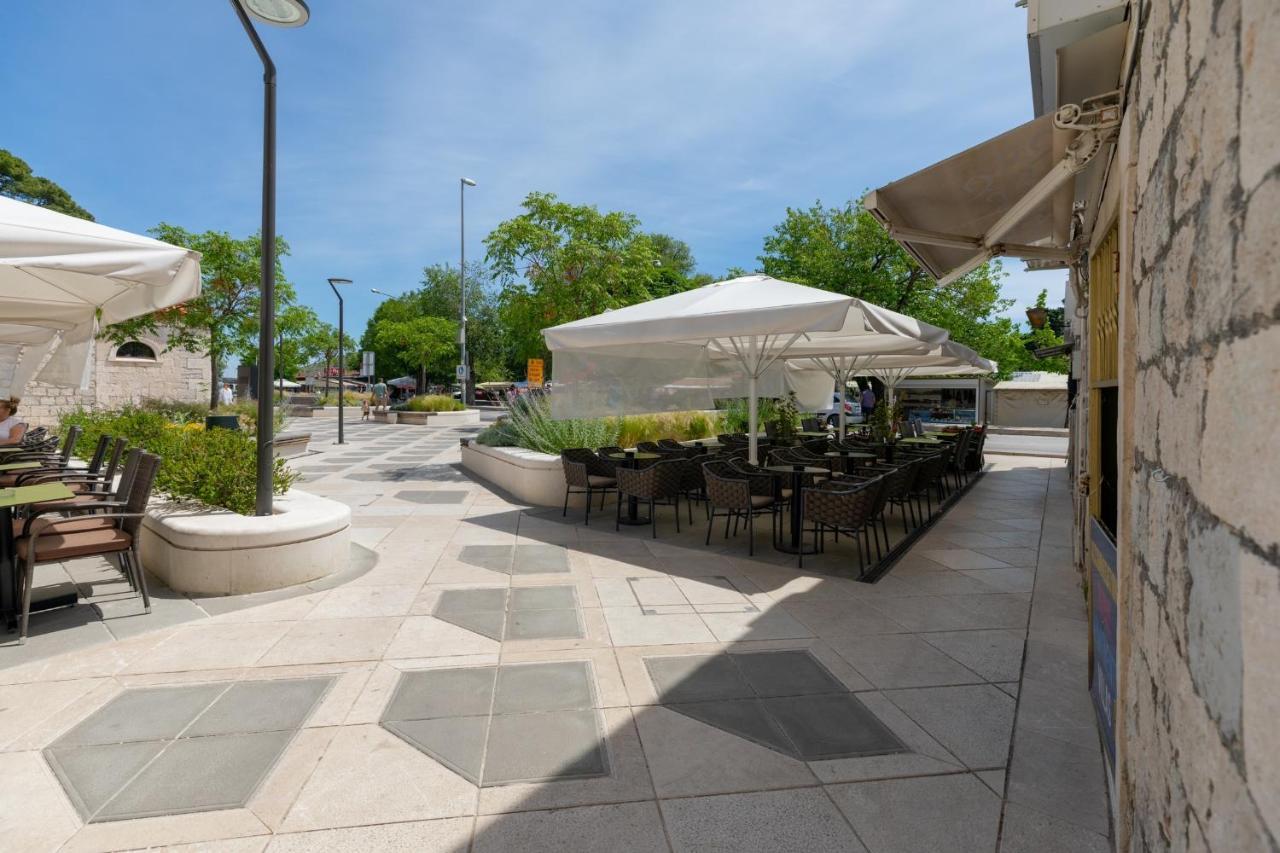 Apartments And Rooms Misic Trogir Bagian luar foto