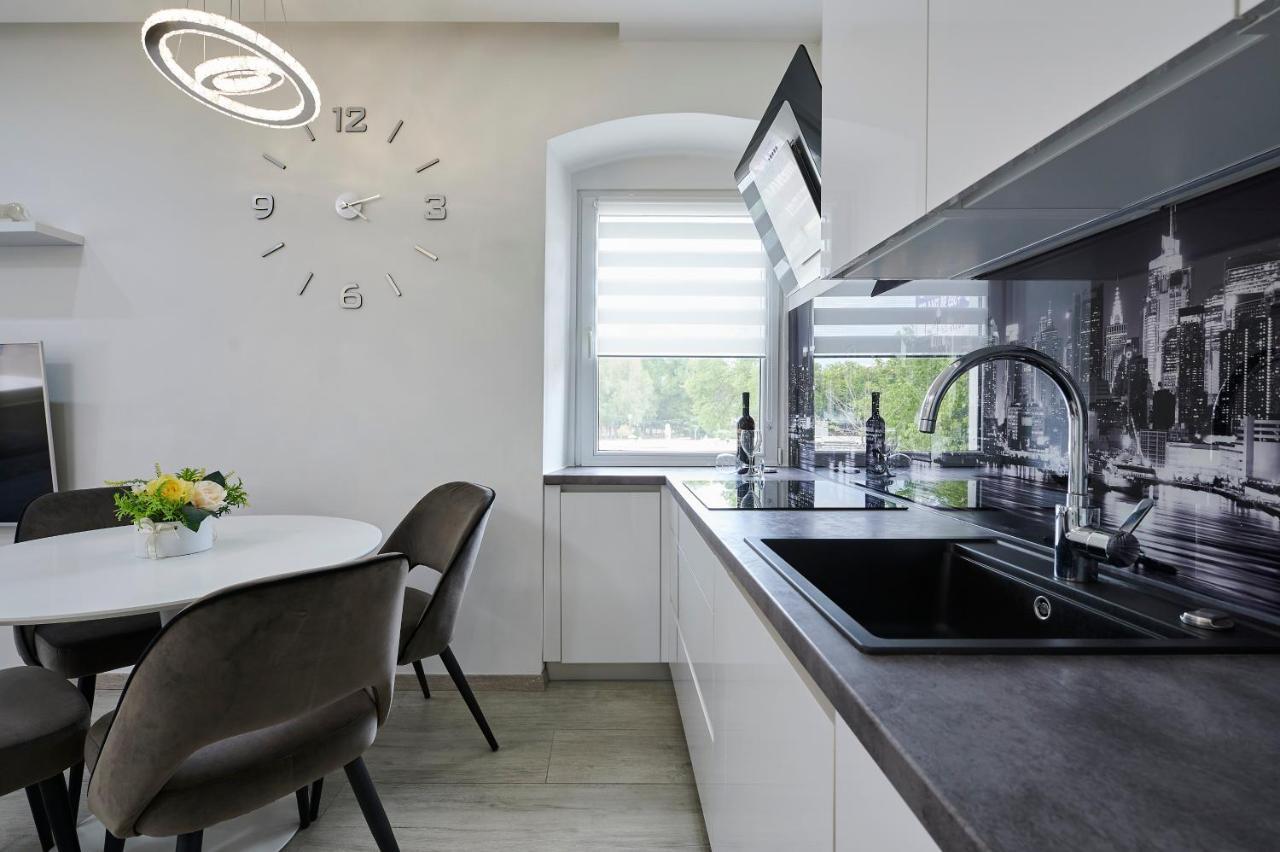 Apartments And Rooms Misic Trogir Bagian luar foto